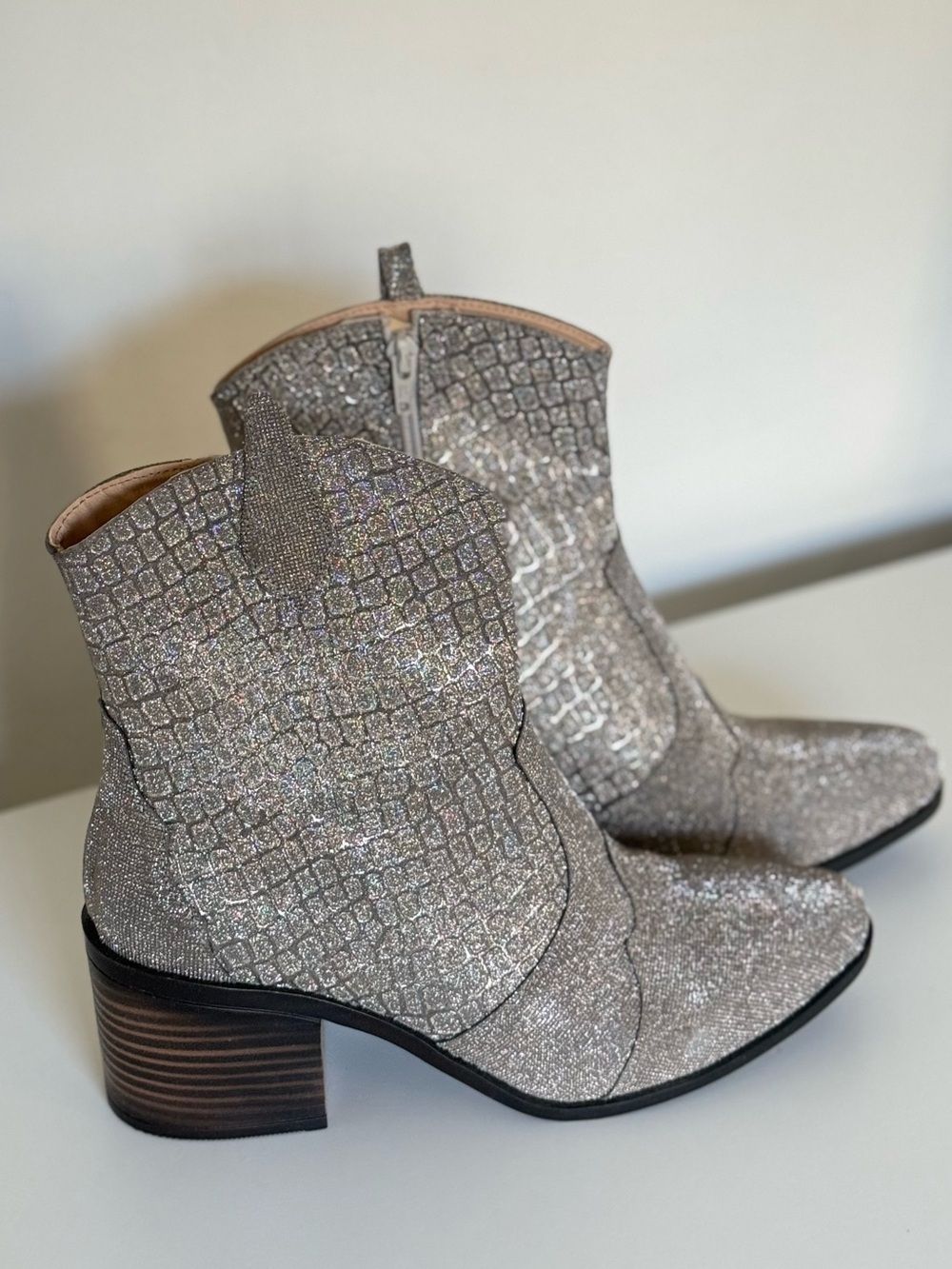 Glitter Croc-Texture Ankle Boots Booties Silver Woman Size 8, 9 & 10